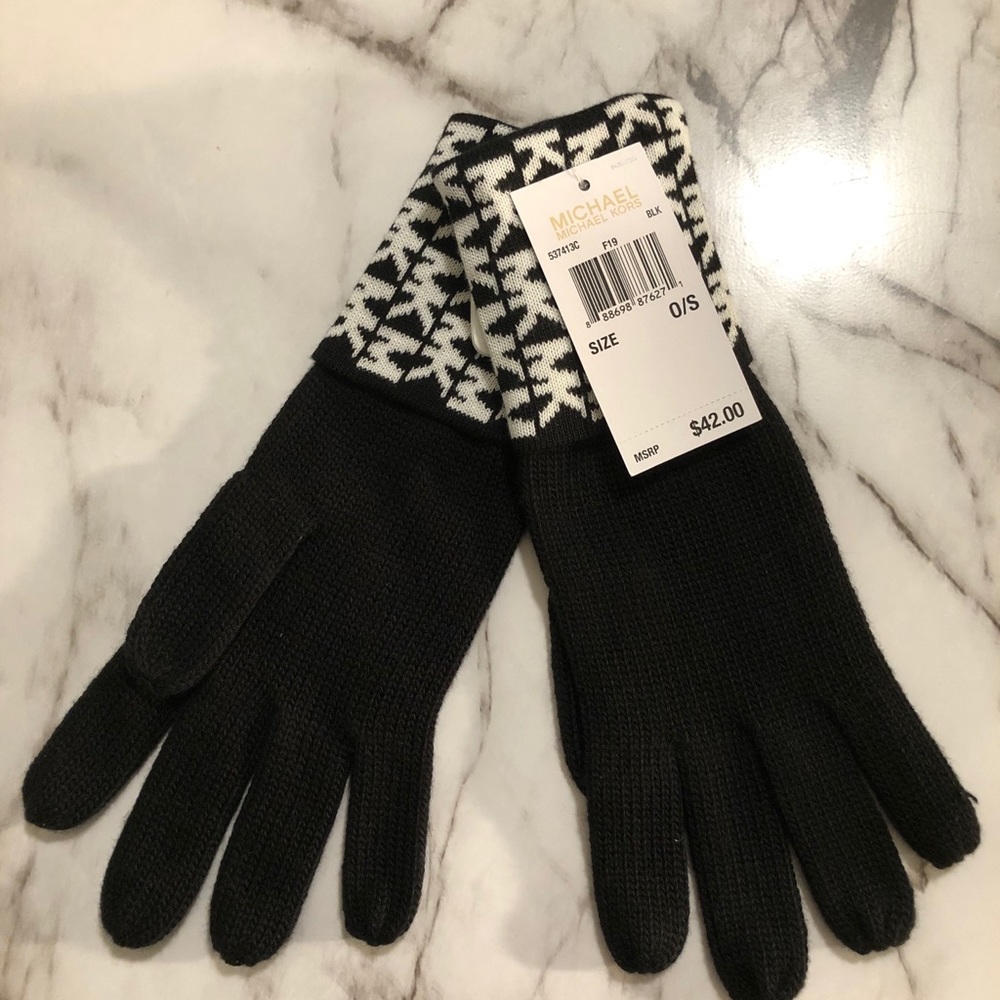 Michael Kors signature gloves NWT